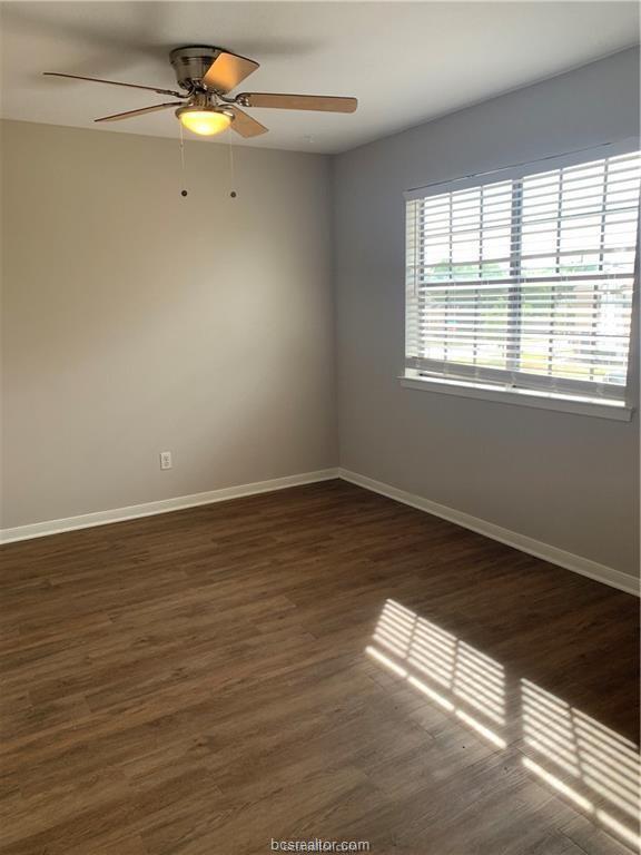 Building Photo - 702 Navarro Dr