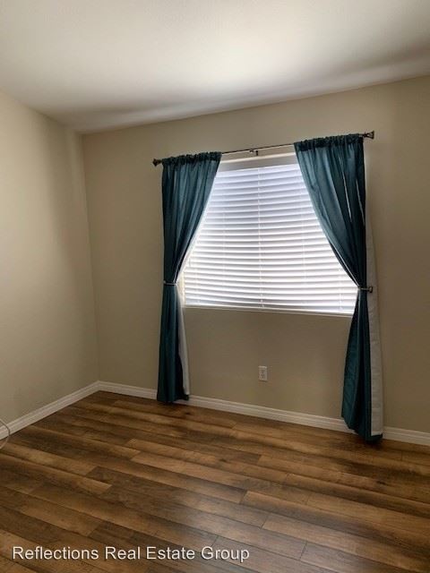 Building Photo - 3 br, 2 bath House - 940 River Mountain
