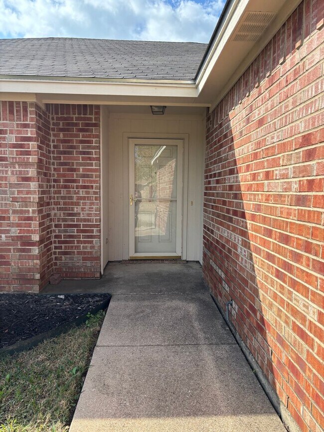 Foto del edificio - 525 Bretts Way