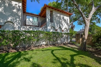 Building Photo - 9703 Briar Forest Dr