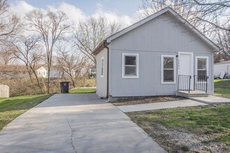 Building Photo - 3421 Thompson Ave