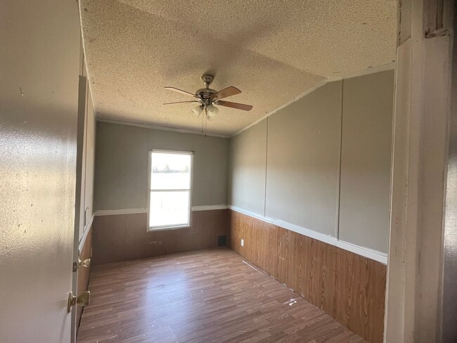 Building Photo - 3 BR 2 Bath 1,280 sq ft singlewide mobile ...