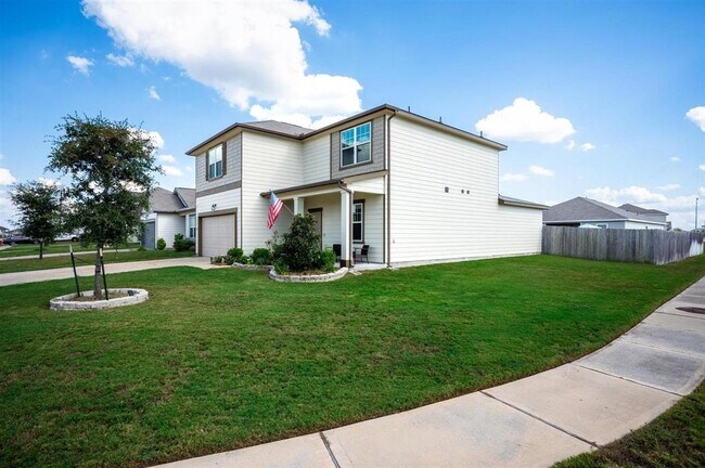 Foto del edificio - 2056 Spindletree Ln