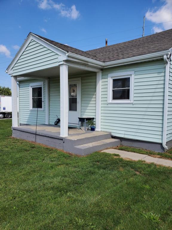 731 E Washington St, Winchester, IN 47394 House Rental in Winchester