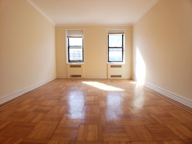 Primary Photo - 2325 Ocean Ave