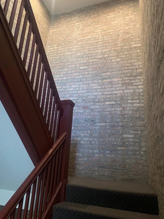 Foto del edificio - 3253 W Lawrence Ave