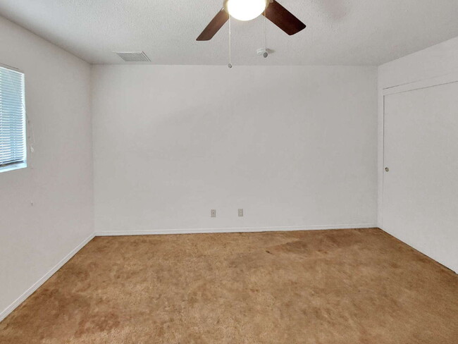 Building Photo - 209 N Alvord St