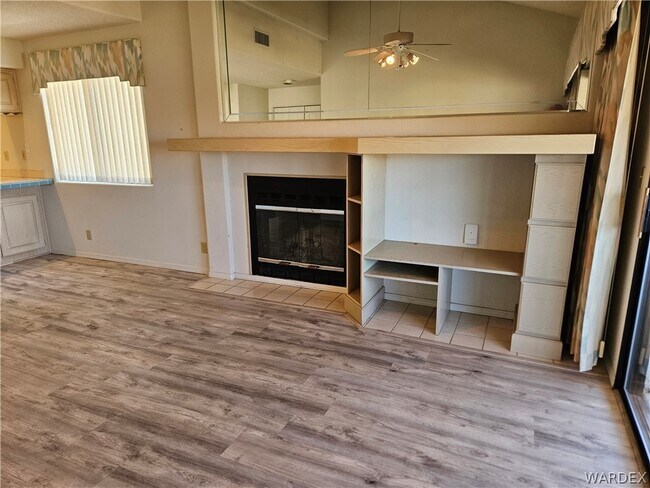 Building Photo - 2022 Merrill Ln