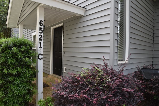 Building Photo - 6521 Cedar Bend Ct