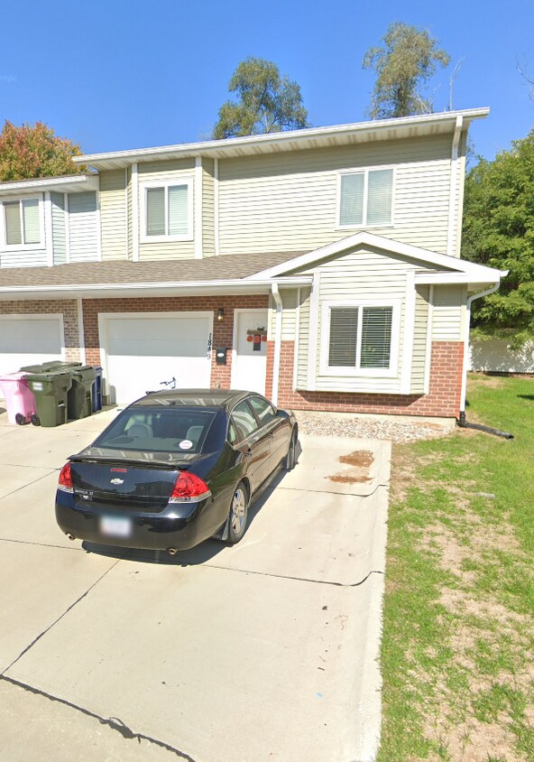 Foto principal - 1849 Red Bertrand Ct