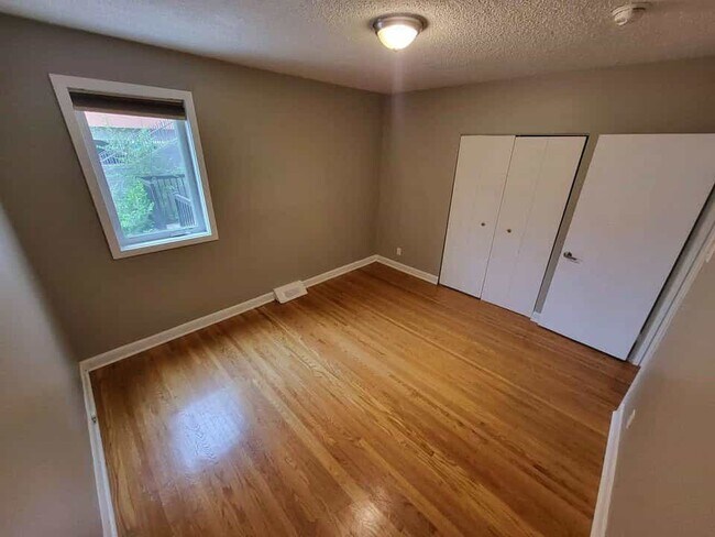 Photo du bâtiment - 909 Rte 52