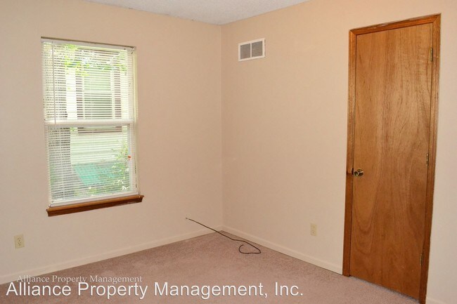 Building Photo - 1009 Yuma St