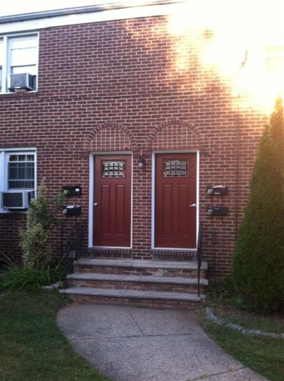 Primary Photo - 21 N Carpenter Ter