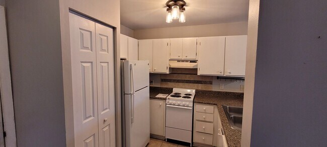 Foto del edificio - 523 Meadowview Dr