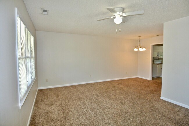 Building Photo - 1212 Highland Ave