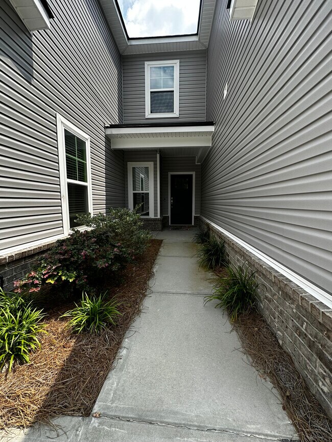 Building Photo - 219 Sonoma Dr