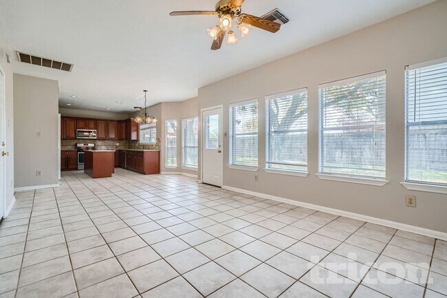 Foto del edificio - 5911 Klamath Falls Ct