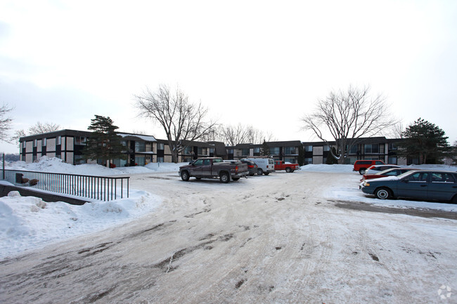 Park Island Apartments - Dockside Apartments on Lake Minnetonka