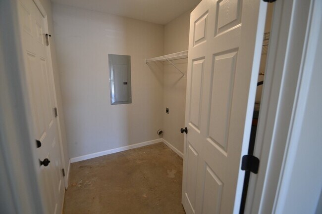 Building Photo - Great Denver location close to Hwy 150 and...