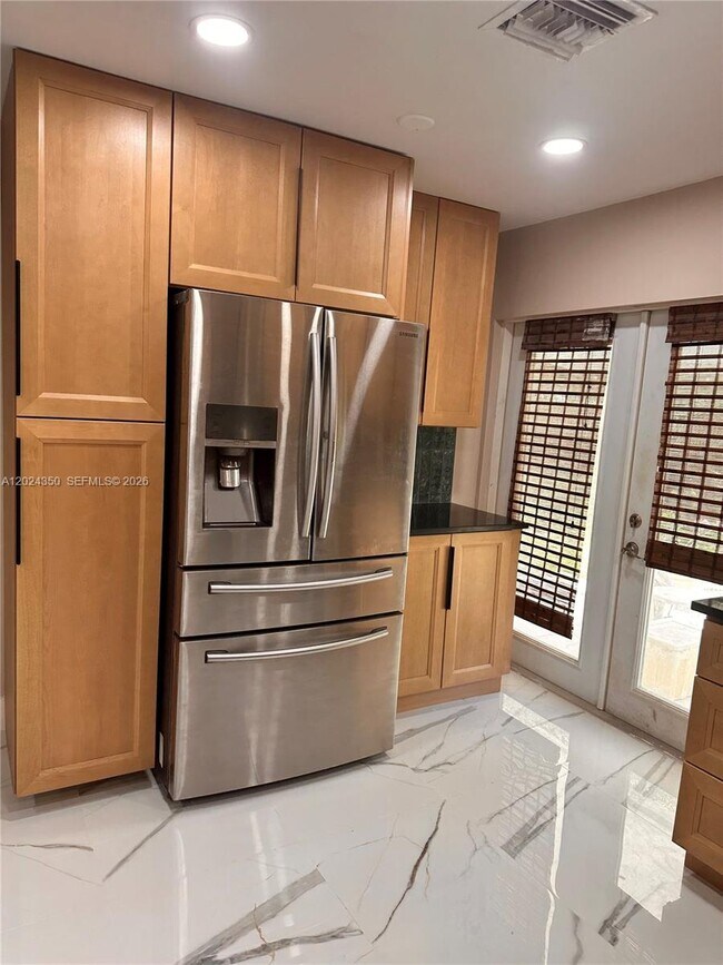 Foto del edificio - 3614 Everglades Rd