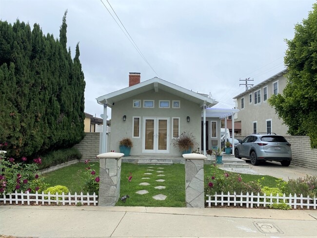 Building Photo - 1069 Avenue D