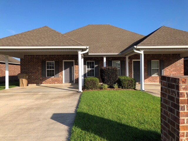 Foto principal - 139 Dugout Ln