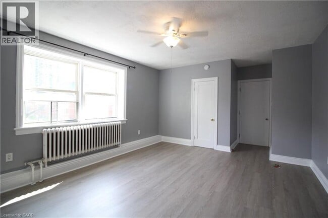 Building Photo - 227 James St N