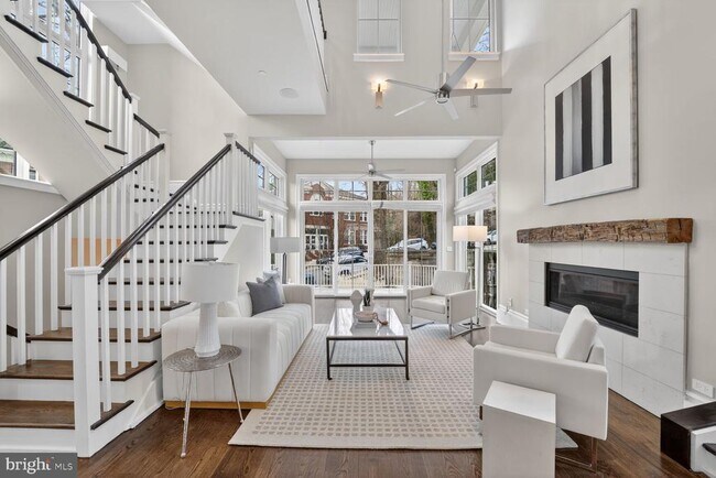 Foto del edificio - 4964 Eskridge Terrace NW