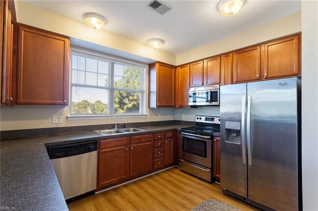 Building Photo - 5212 Nuthall Dr
