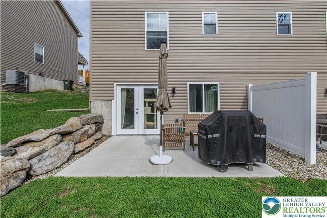 Foto del edificio - 221 Craig Ave