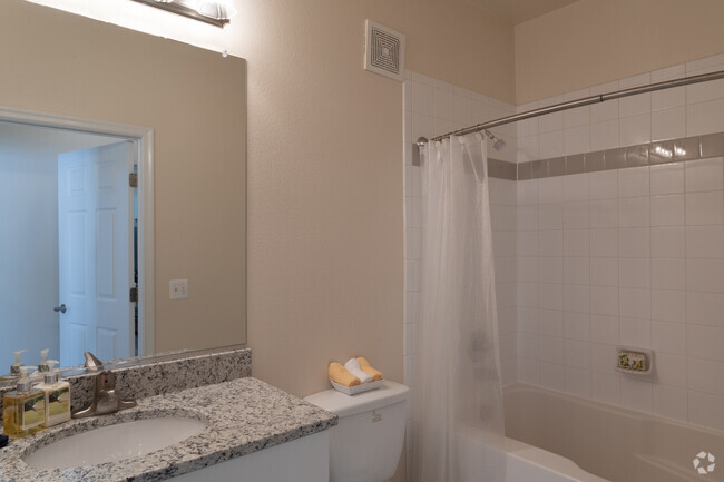 1BR, 1BA - 806 SF - Broadlands Apartments