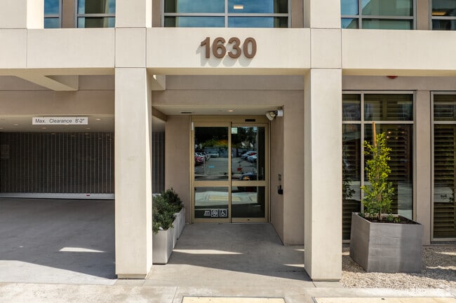 Building Photo - Hollywood Arts Collective