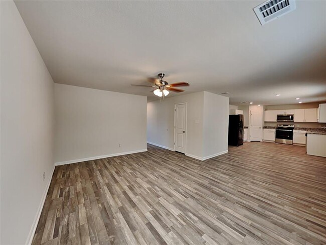 Building Photo - 10106 Cerritos dr