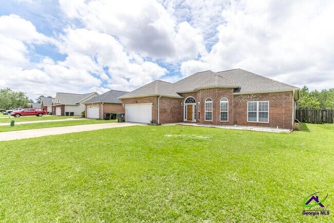 Building Photo - 217 Sedgebrooke Dr