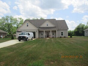 Building Photo - 127 Chelmsford Ct