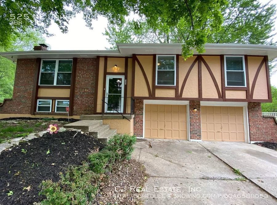 Primary Photo - 525 NE Johnston Dr