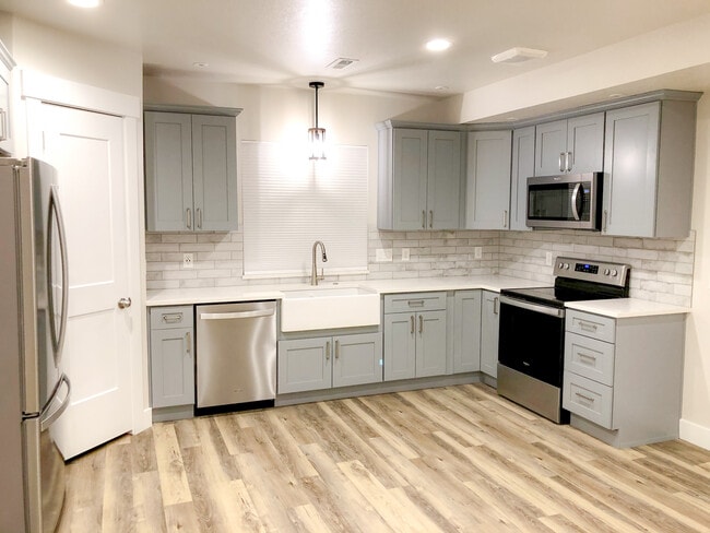 Building Photo - 959 S 650 W
