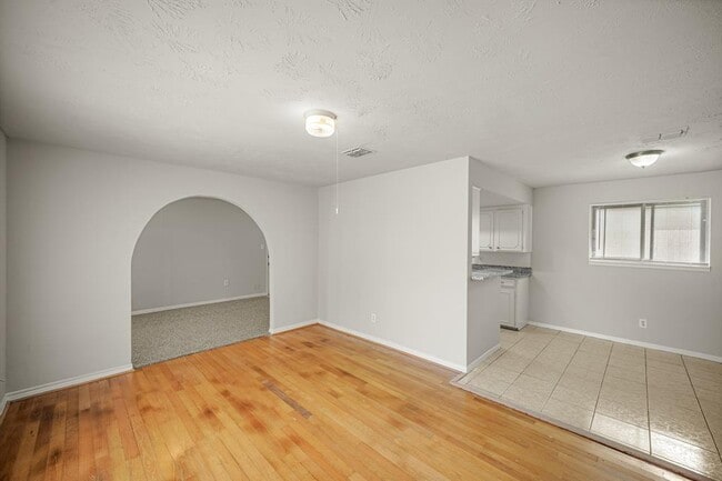 Building Photo - 11017 Lera St
