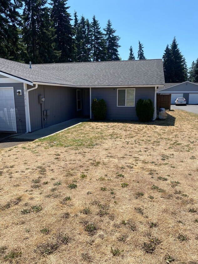 Foto principal - 2216 168th St E
