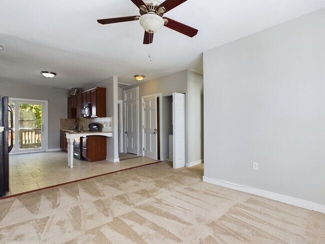 Foto del edificio - 2408 W Main St