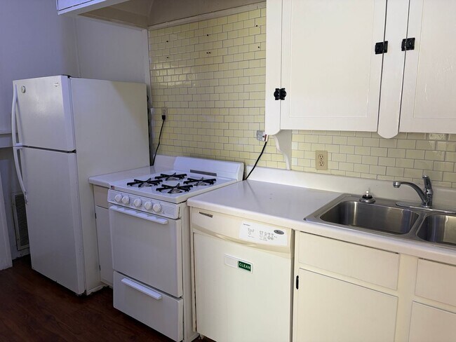 Foto del edificio - South Highlands 1BR/1BA