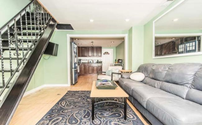 Photo - 1313 S American St Townhome