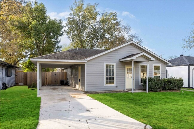 Building Photo - 4914 27th St E