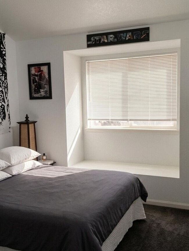 Building Photo - Beautiful 2 Bedroom/2.5 Bathroom Townhome with 2 Car Attached Garage at Centerra - East Loveland,...