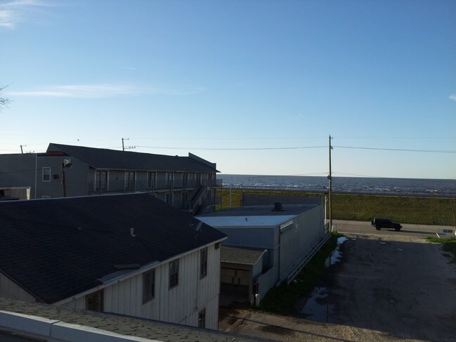 Building Photo - Lakeside Apartments
