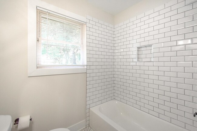 Building Photo - 4045 St Ann Cir