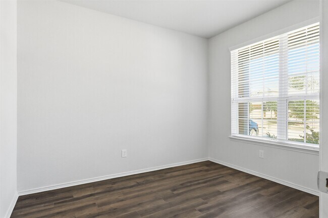 Foto del edificio - 15917 Tug Ct