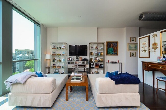 Building Photo - Luxury Midtown Condo at The Adelicia | Walk to Vanderbilt University & Vanderbilt University Medi...