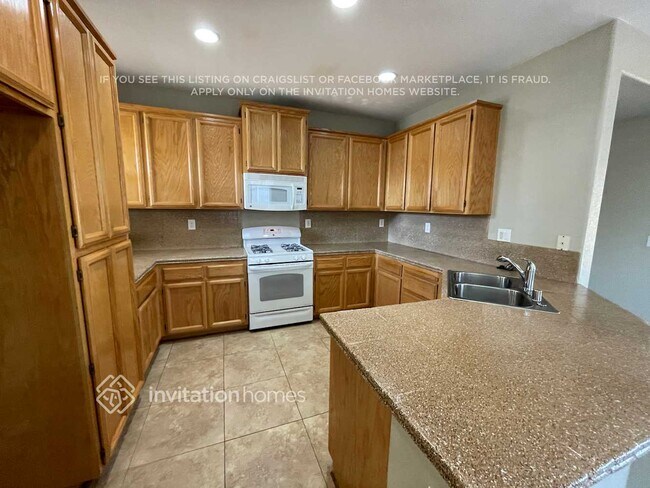 Foto del edificio - 573 Davenport Way