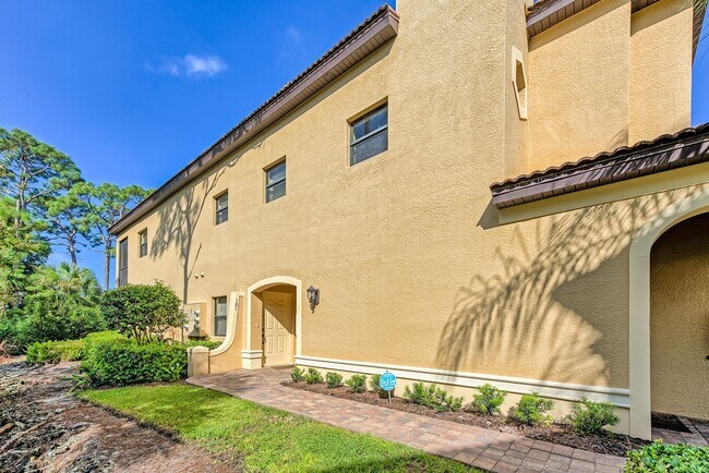 Building Photo - AVAILABLE APRIL 2023- ANNUAL FURNISHED REN...